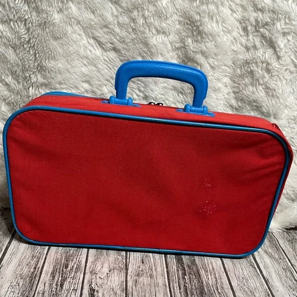 VINTAGE Where’s Waldo? Kids Suitcase Minor Flaws/Damage As Pictured Rare HTF 90s